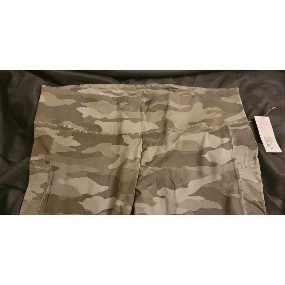 Womens 3X camouflage camo capris green High Rise plus size gift - Picture 3 of 6